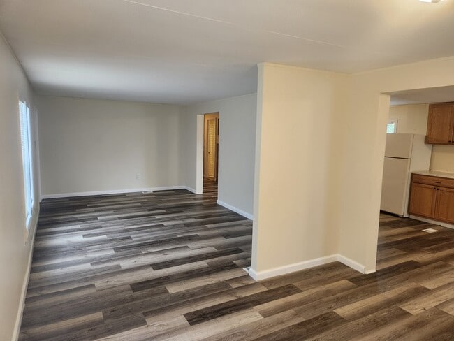 Foto del edificio - 327 Becky Ln