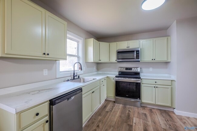 Building Photo - 3210 Stringfield Rd NW