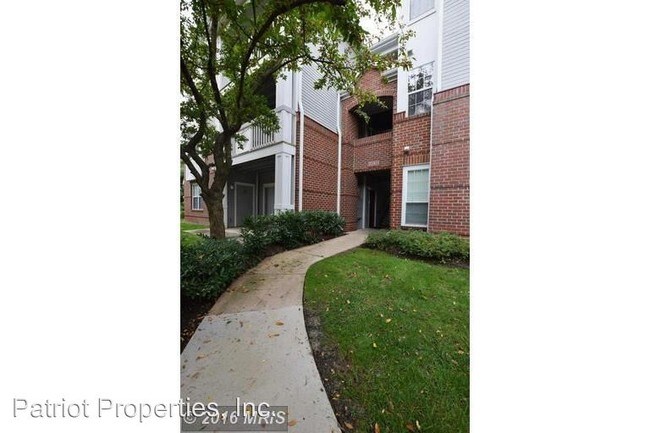 Building Photo - 2 br, 1 bath House - 20303 Beechwood Ter #300