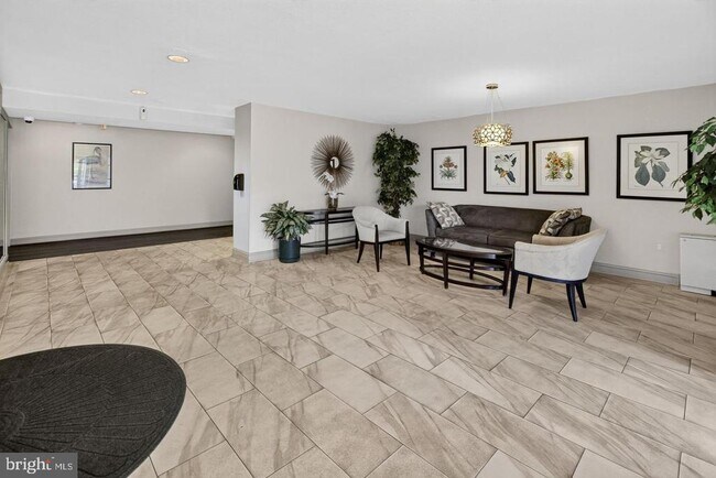 Foto del edificio - 7400 Lakeview Dr