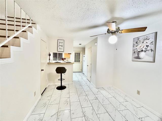 Foto del edificio - 625 Carriagehouse Ln