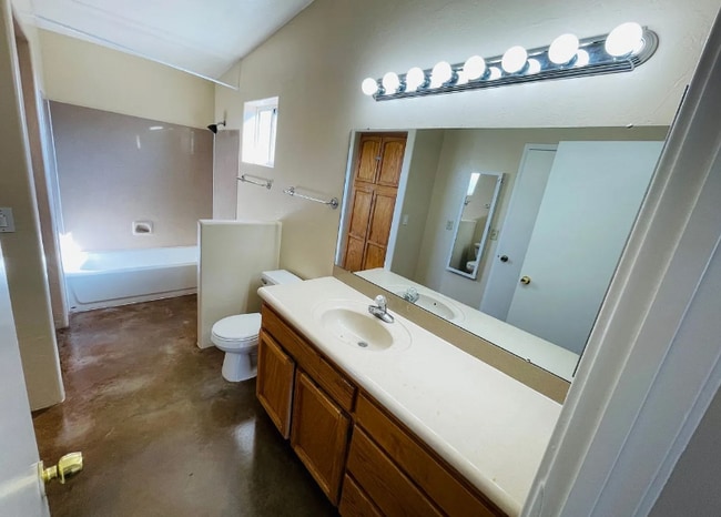 Foto del edificio - 1188 N Riverview Blvd