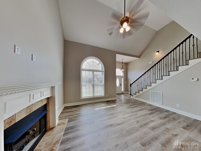 Foto del edificio - 646 Fox Hound Dr