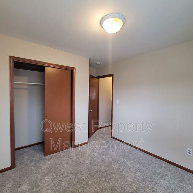 Building Photo - 3027 Taft Ave SW