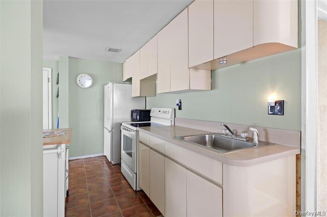 Foto del edificio - 830 N Broome Ave