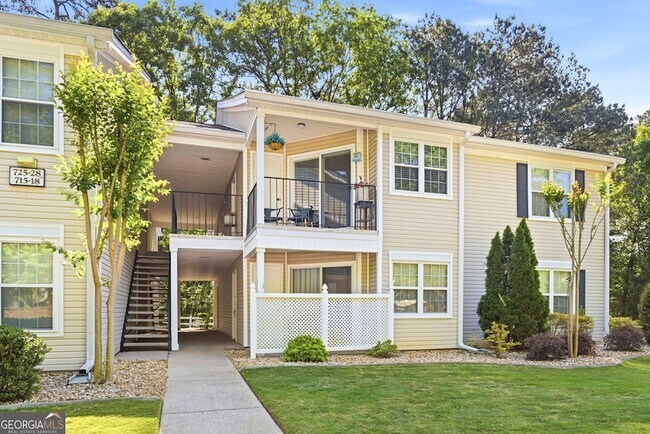 Foto del edificio - 728 Ridgefield Dr