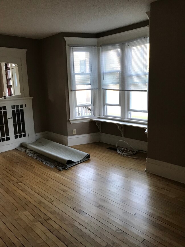 Foto del edificio - 1100 Center St.