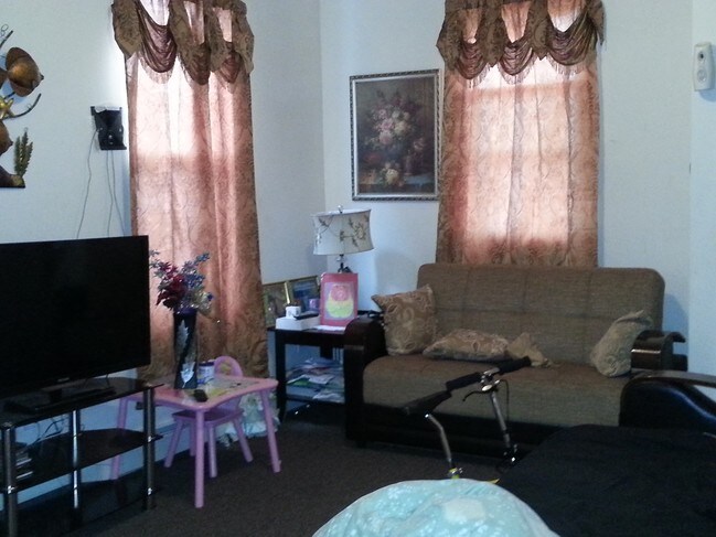 Foto del edificio - 763 E 213th St