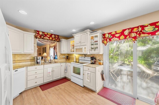 Foto del edificio - 6809 SE Yorktown Dr