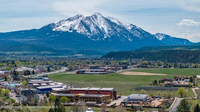 Foto del edificio - Contemporary 2 bed, 2.5 bath condo in Carbondale w/ stellar Mt. Sopris views