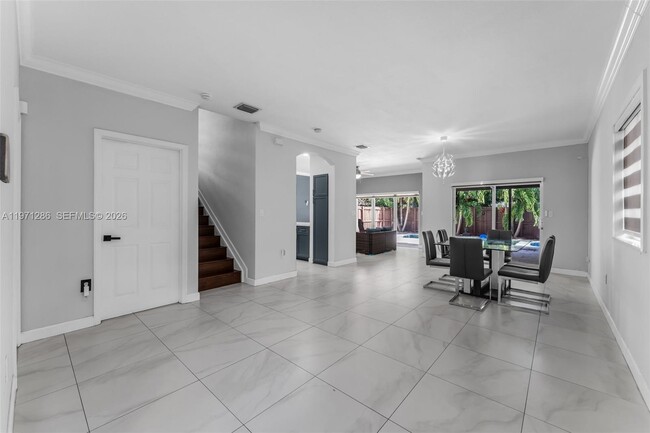 Building Photo - 239 SE 31st Terrace