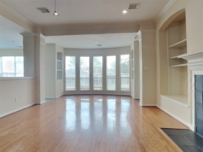 Foto del edificio - 3009 Fallbrook Ct