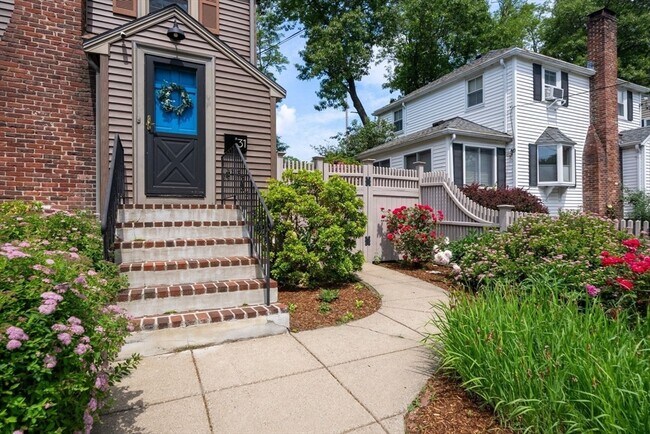 Building Photo - 31 Braeburn Rd
