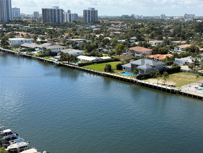 Foto del edificio - 1965 S Ocean Dr