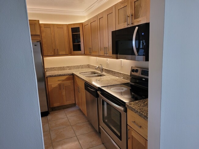 Cocina - 20400 W Country Club Dr