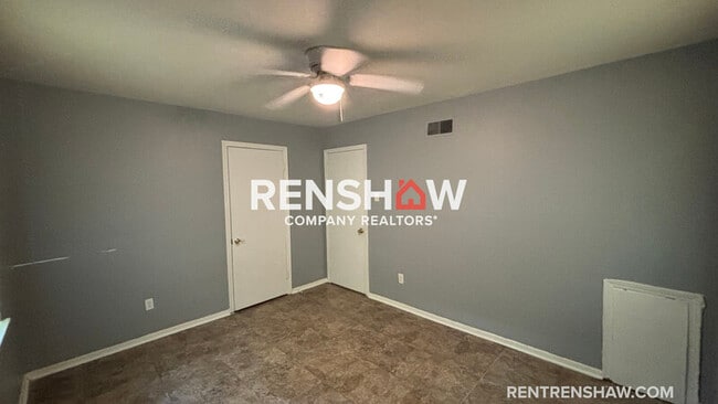 Building Photo - 3228 Lyndale Ave