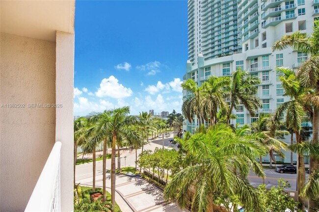 Foto del edificio - 2000 N Bayshore Dr