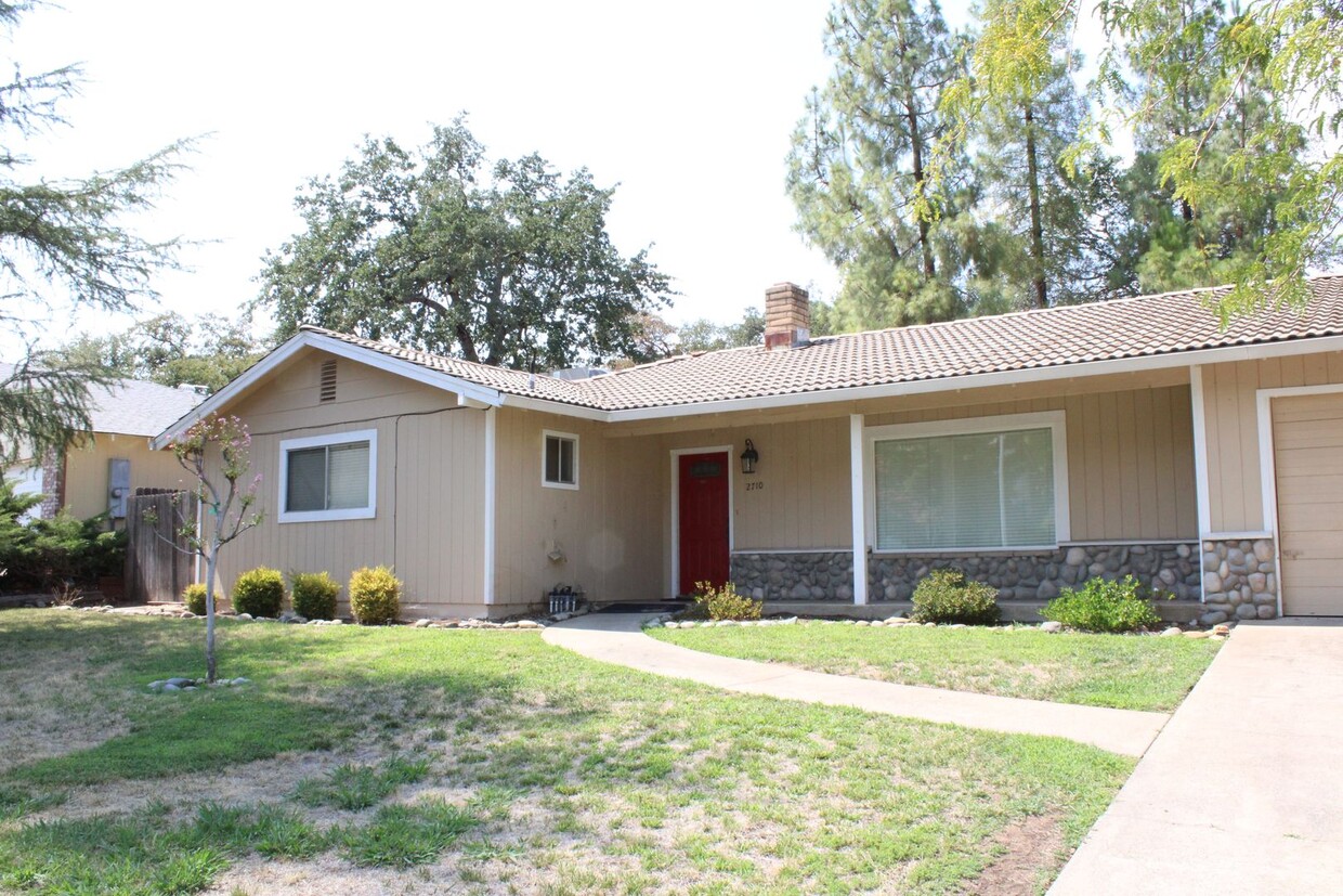 Primary Photo - BEAUTIFUL FAMILY HOME WITH POOL