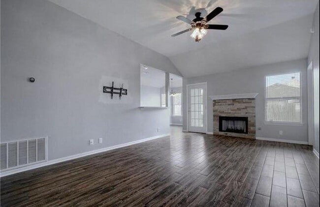 Building Photo - 351 Zebra Dr