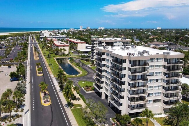 Foto del edificio - 1055 S Beach Rd