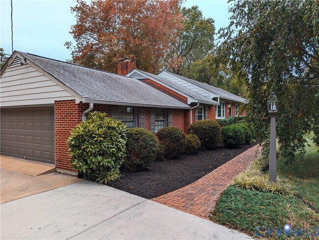 Foto del edificio - 8401 Bronwood Rd