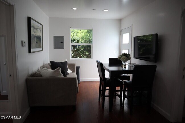 Foto del edificio - 18600 Ingomar St