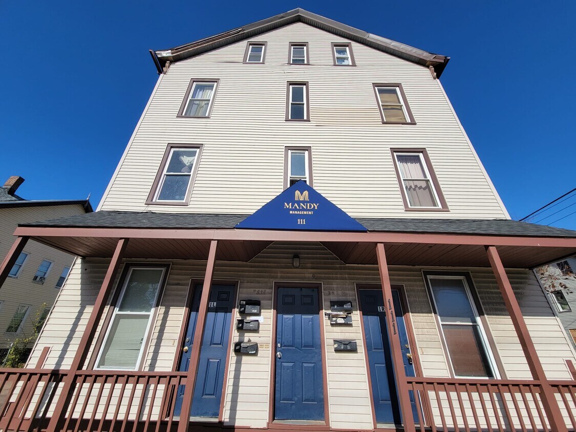 Primary Photo - 111 Chapel St