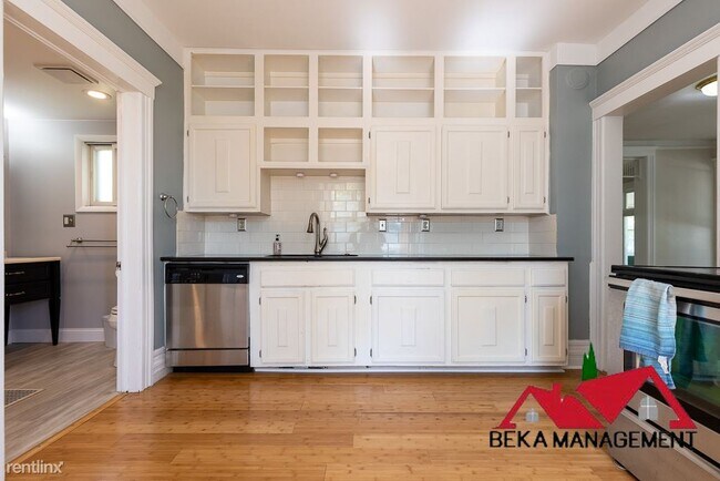 Foto del edificio - 4 br, 1 bath House - 882 S Mill St