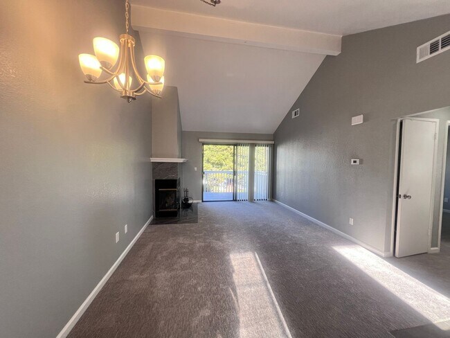 Foto del edificio - STUNNING 1BD/1BA CONDO IN FREMONT CA!!!!