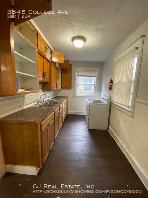 Building Photo - 3845 College Ave
