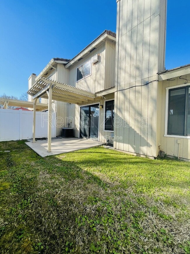 Building Photo - 3068 Colony Park Dr