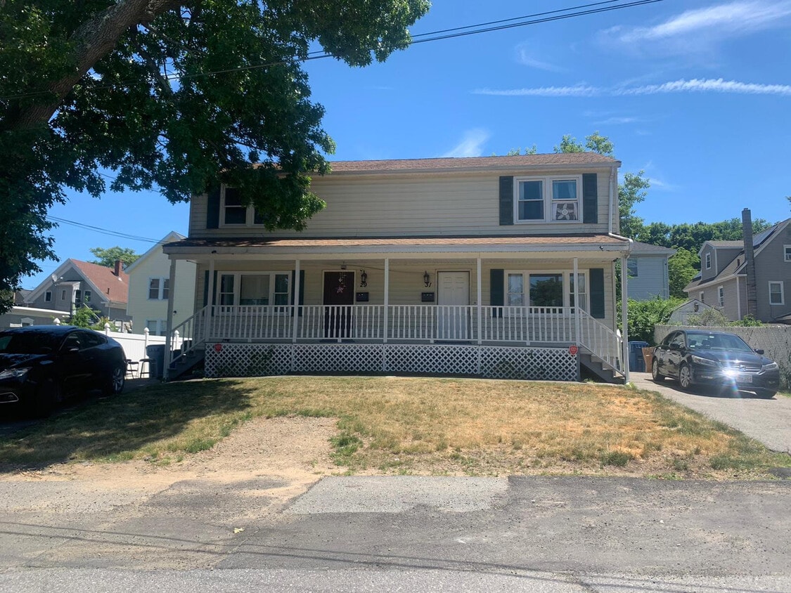 31 Sherman St, Lawrence, MA 01841 Townhouse for Rent in Lawrence, MA
