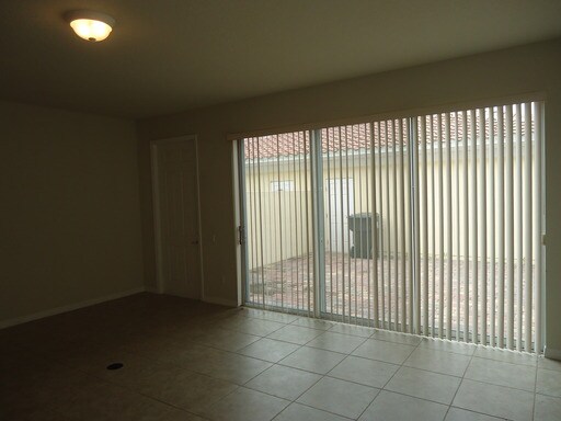 Building Photo - 8657 Lower Villagewalk Cir