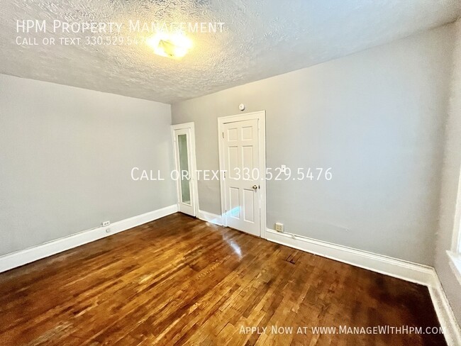 Building Photo - 1380 W 112th St