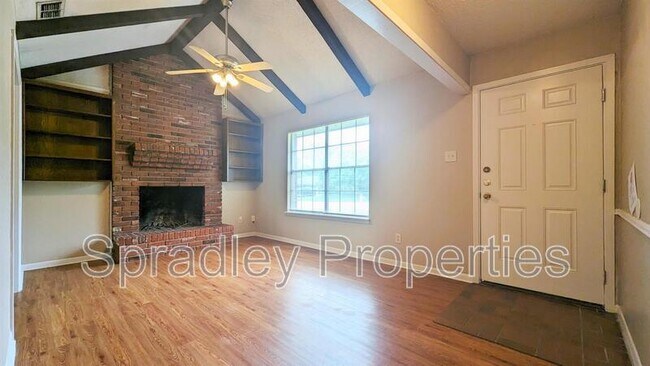 Foto del edificio - 707 Apache Dr