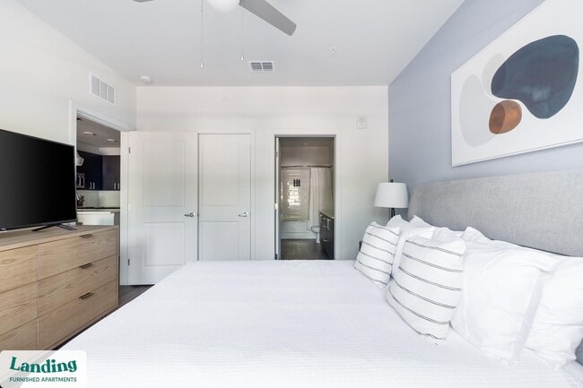 Building Photo - 1225 Utica Dr