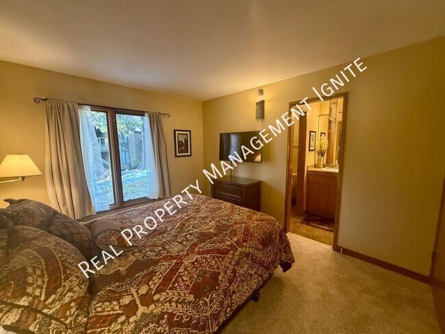 Foto del edificio - 19717 SW Mount Bachelor Dr