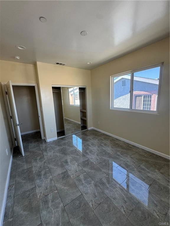 Foto del edificio - 3533 W 109th St