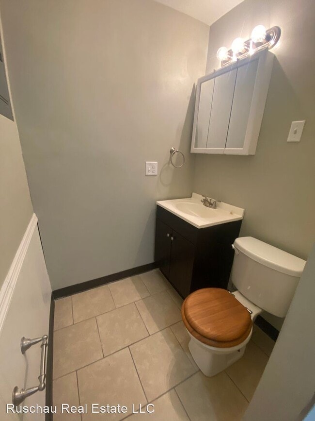 Building Photo - 3 br, 2 bath House - 5225 Sabra Ave