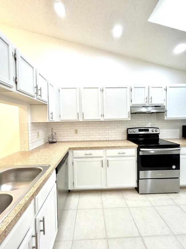 Foto del edificio - 2320 Old Germantown Rd
