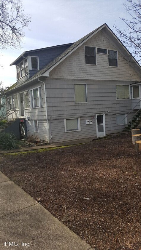 Primary Photo - 620 SW 2nd St