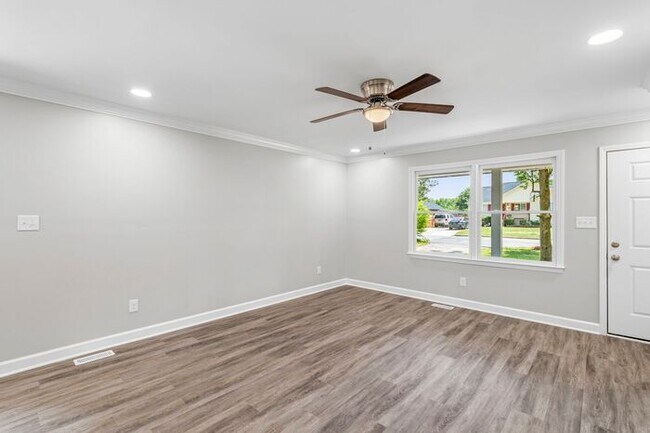 Foto del edificio - Great Location off of South Holden Road. 3 Bedroom 2 Bathroom Home.