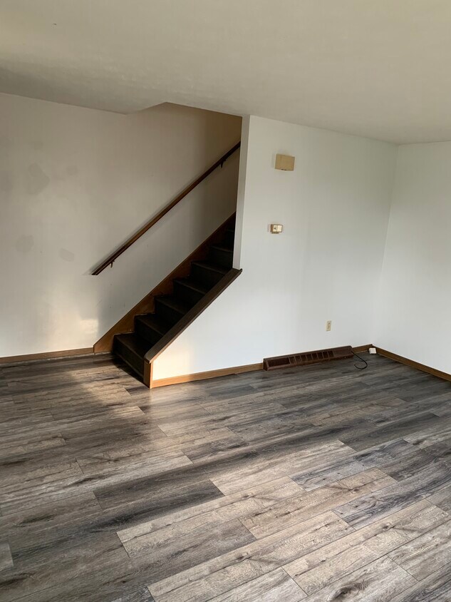 Foto principal - 7486 Seymour St NW