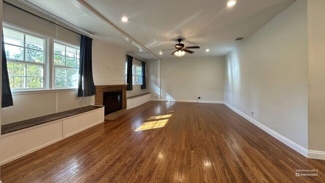 Building Photo - PRICE REDUCTION! Gorgeous 4 Bedroom 4 Bath...