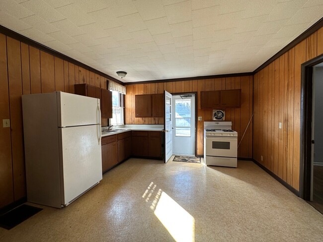 Building Photo - 109 S 14th St