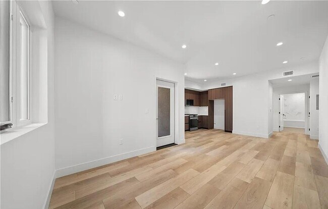 Foto del edificio - 150 S Oak Knoll Ave