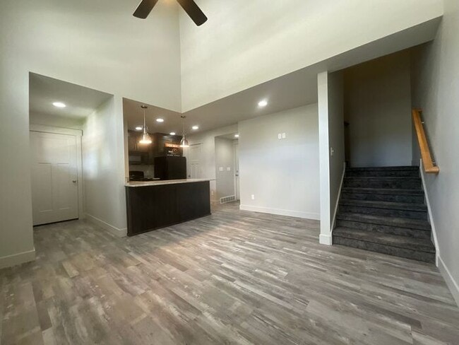 Foto del edificio - 2 bedroom 2 1/2 bath townhouse