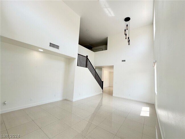 Building Photo - 283 Crooked Tree Dr