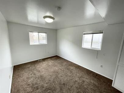 Foto del edificio - 549 Stringham Ave