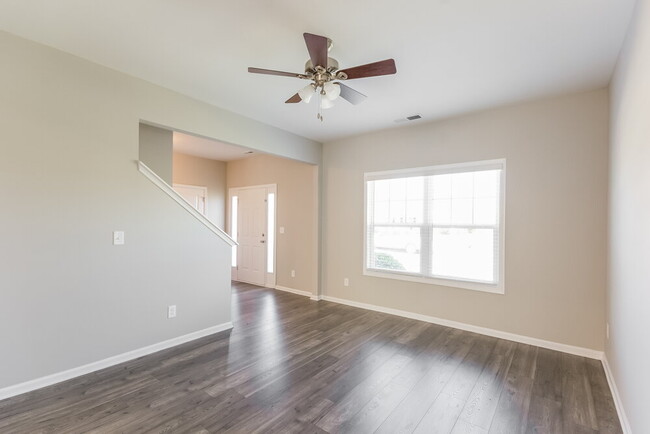 Foto del edificio - 1070 Sutherland Dr